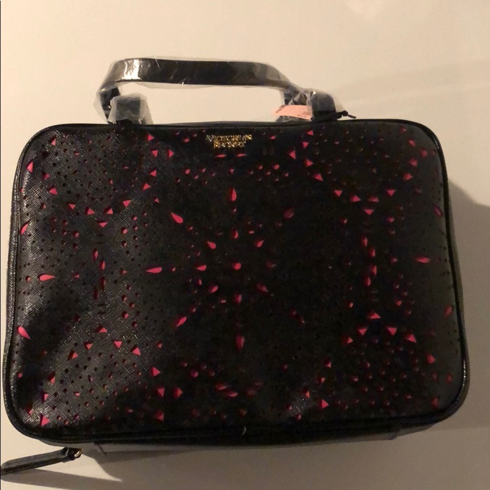 NWT - VS travel Case Cosmetics/Jewelry